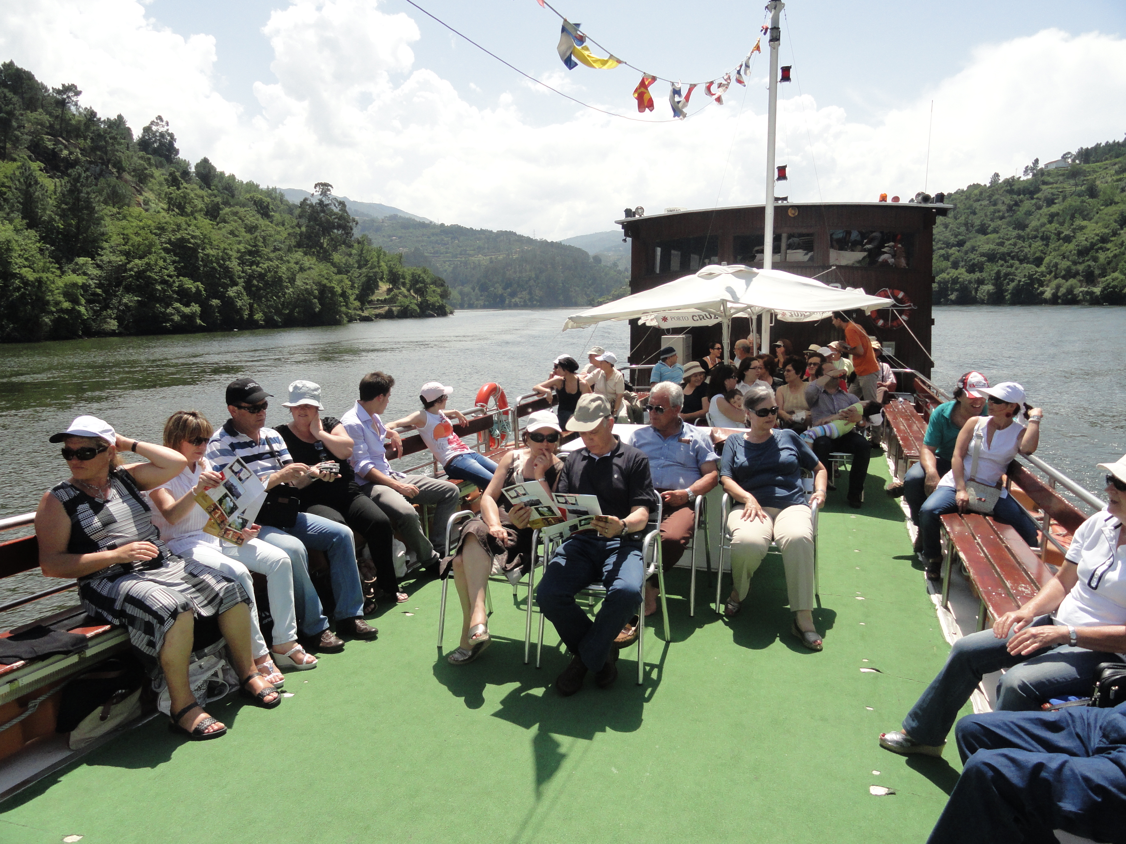 PASSEIO NO RIO DOURO